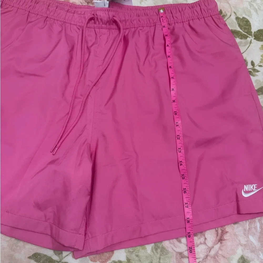 NIKE NWT Men’s Pink Above Knee Swim Trunks